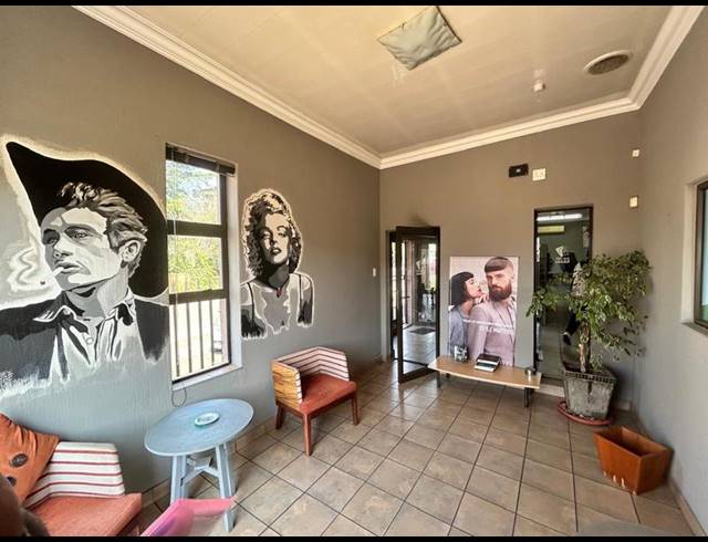 6 BEDROOM HOUSE FOR SALE IN SPRINGS CENTRAL